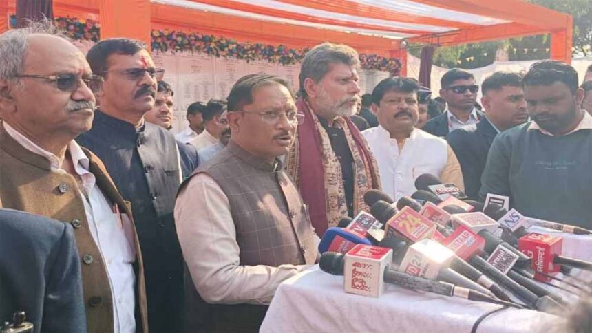 CM साय ने कहा धर्मांतरण ठीक नहीं, विधायक ने मॉल तोड़फोड़ पर ‘कानून हाथ में न लेन