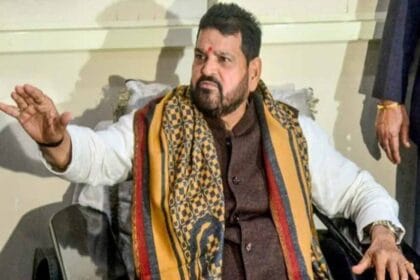 ब्राह्मण विधायकों की बैठक पर सियासी घमासान, बृजभूषण सिंह बोले—और लोगों को बुलाने