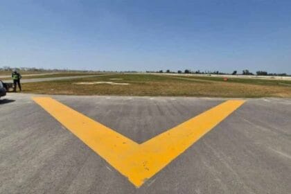 नोएडा इंटरनेशनल एयरपोर्ट को यमुना, ईस्टर्न पेरिफेरल और दिल्ली–मुंबई एक्सप्रेसवे