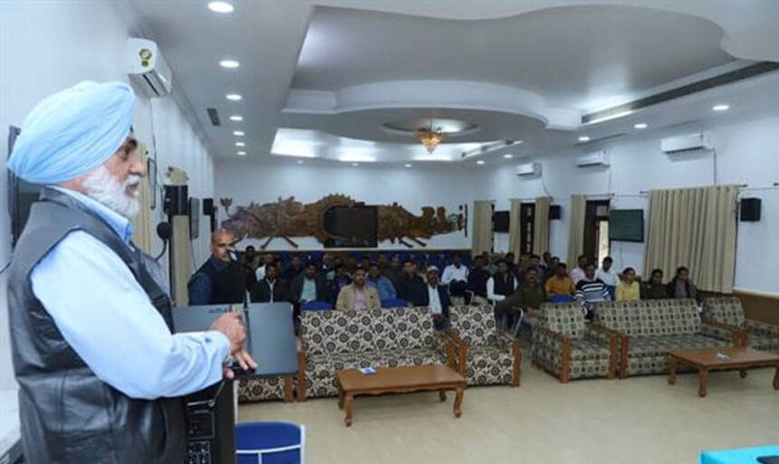 सड़क दुर्घटनाओं की रोकथाम के लिए यातायात रिफ्रेशर कोर्स, निरीक्षक से आरक्षक तक अ