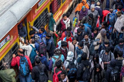 यात्रीगण ध्यान दें! रेलवे किराए में बढ़ोतरी लागू, स्लीपर–एसी सफर अब पड़ेगा महंगा