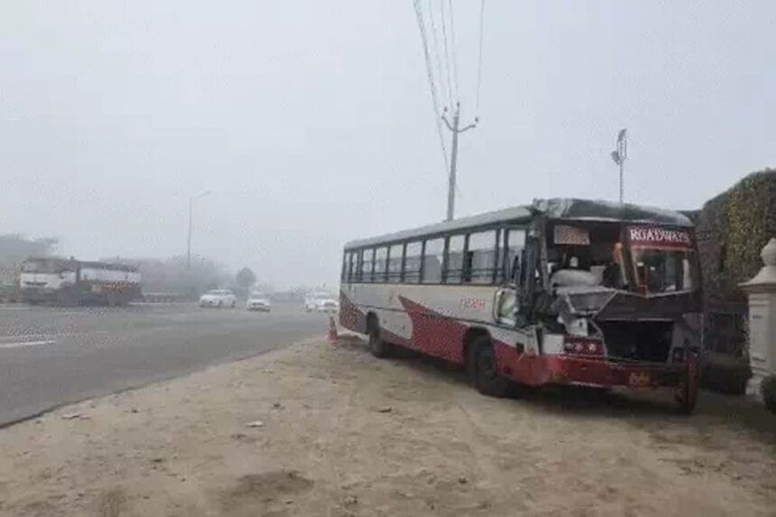 धुंध से प्रभावित यातायात, अमृतसर-चंडीगढ़ उड़ानें रद्द, जालंधर में सड़क हादसा