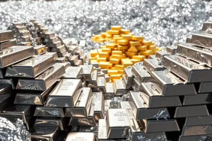 कीमती धातुओं के दाम बेकाबू, सोना और चांदी में हुई तेज़ी,  17000 रुपये महंगी हुई