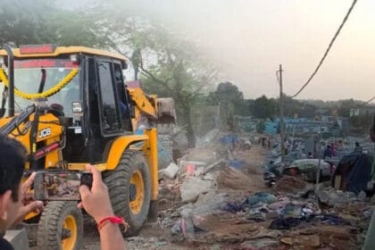 कर्नाटक में सरकारी कार्रवाई से बढ़ा विवाद, बेंगलुरु में 400+ घरों को किया गया ध्