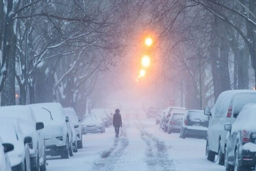 सर्दियों के तूफान से अमेरिका में हवाई यातायात ठप, ग्रेट लेक्स से नॉर्थईस्ट तक अस