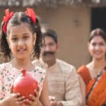 सरकार दे रही है बेटियों को 50 हजार रुपये: योजना की पात्रता, लाभ और आवेदन प्रक्रि