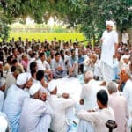 किशोरों के लिए सख्त फैसले: बागपत खाप पंचायत ने स्मार्टफोन और हाफ‑पैंट पर रोक लगा