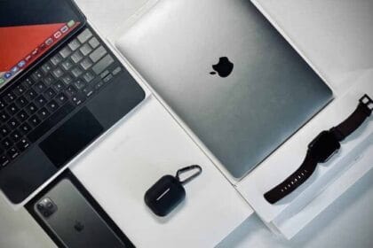 Apple का बड़ा फैसला: iPhone SE, MacBook Air M3 सहित लगभग 25 गैजेट्स की बिक्री बं