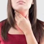 बिना वजह बढ़ रहा वजन और एनर्जी हो रही लो? थायराइड के 7 संकेत न करें नजरअंदाज