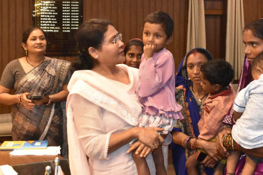 रायपुर: कुपोषण मुक्ति में सफल रहा मिशन गोद अभियान, जनभागीदारी से 20% बच्चों को म