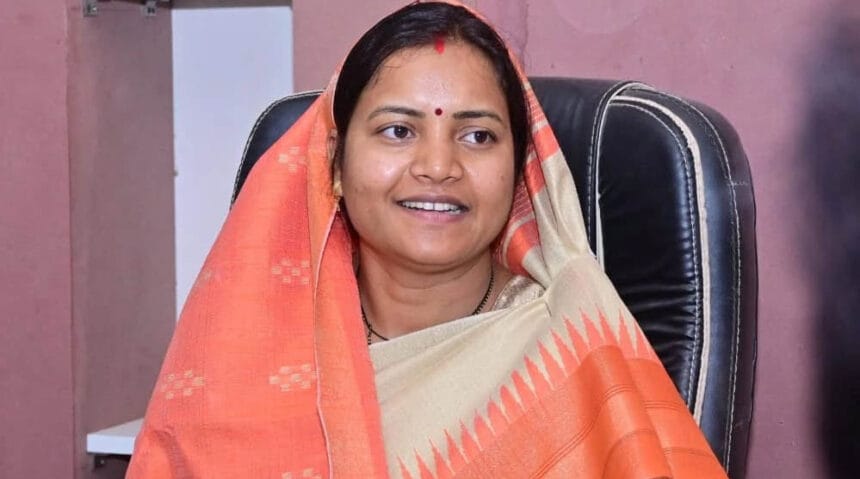 श्रीमती लक्ष्मी राजवाड़े की पहल से रायपुर में 33 सड़क परियोजनाओं को स्वीकृति