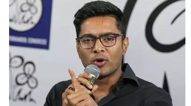 SIR मीटिंग में अभिषेक बनर्जी का हंगामा, CEC से हुई तीखी बहस 1 SIR मीटिंग में अभिषेक बनर्जी का हंगामा, CEC से हुई तीखी बहस