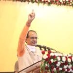 शिवराज सिंह चौहान ने एमपी में 2 ट्रेनों के स्टॉपेज बढ़ाने की घोषणा, जनता से किया