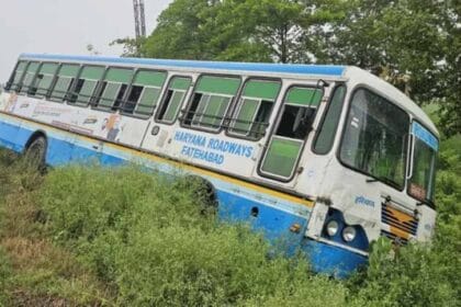 चलती हरियाणा रोडवेज बस में जोरदार धमाका, टायर फटते ही मचा हड़कंप