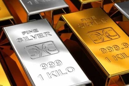 सोना और चांदी में उलझन: चांदी 2.5 लाख पार, सोना महंगा होने के बाद अचानक गिरावट