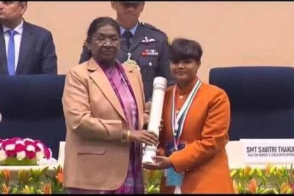 संघर्ष से सम्मान तक: दिव्यांगता को मात देने वाली JCB चालक की बेटी को ‘वीर बाल दि