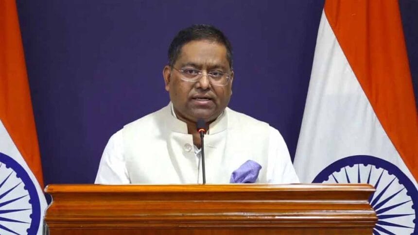 अल्पसंख्यकों के खिलाफ हिंसा पर भारत ने जताई गहरी चिंता, बांग्लादेश से उठे सवाल