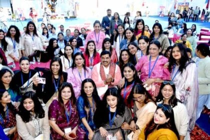 मुख्यमंत्री ने प्रबुद्ध महिलाओं, आजीविका मिशन से जुड़ी महिलाओं और ड्रोन दीदीयों स