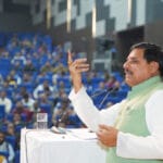 एमपी में 21 साल बाद सरकारी बसें, 15 लाख कर्मचारियों को आयुष्मान का तोहफा, पेंशन