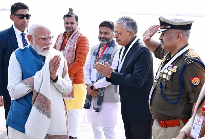 बोले पीएम, उत्तर प्रदेश के मेहनतकश लोग लिख रहे नया भविष्य