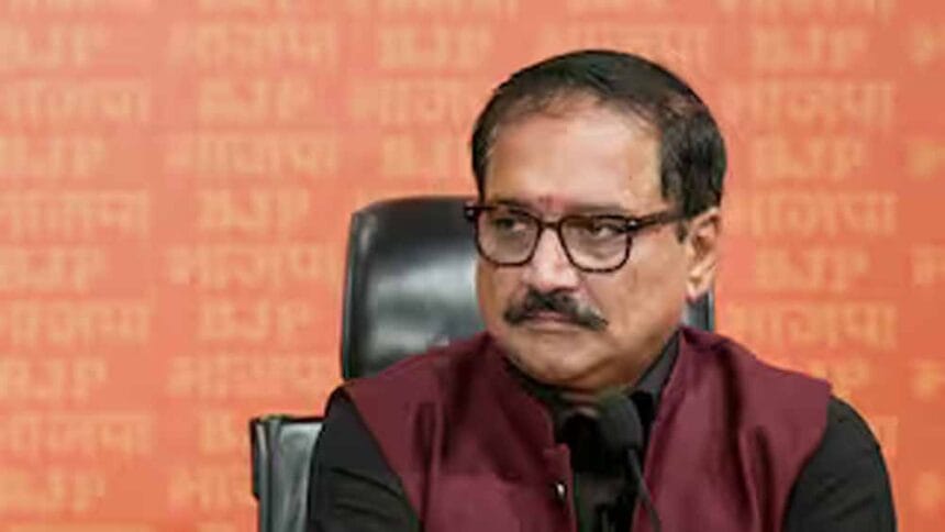 प्रदूषण संकट में भी दिल्ली सरकार निष्क्रिय, केजरीवाल ने नहीं दिखाई गंभीरता : वीर 1 प्रदूषण संकट में भी दिल्ली सरकार निष्क्रिय, केजरीवाल ने नहीं दिखाई गंभीरता : वीर