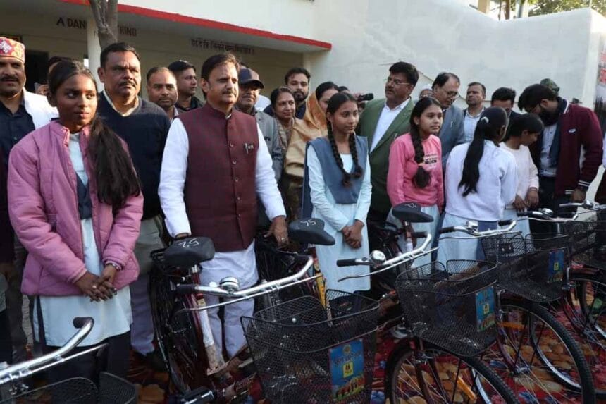 देश को ऊंचाई पर बनाए रखने का कार्य नई पीढ़ी करेगी : उप मुख्यमंत्री शुक्ल 1 देश को ऊंचाई पर बनाए रखने का कार्य नई पीढ़ी करेगी : उप मुख्यमंत्री शुक्ल