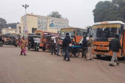 यात्रियों को बड़ी राहत: यूपी रोडवेज में मोबाइल ऐप से सीट बुकिंग शुरू, बस की लाइव