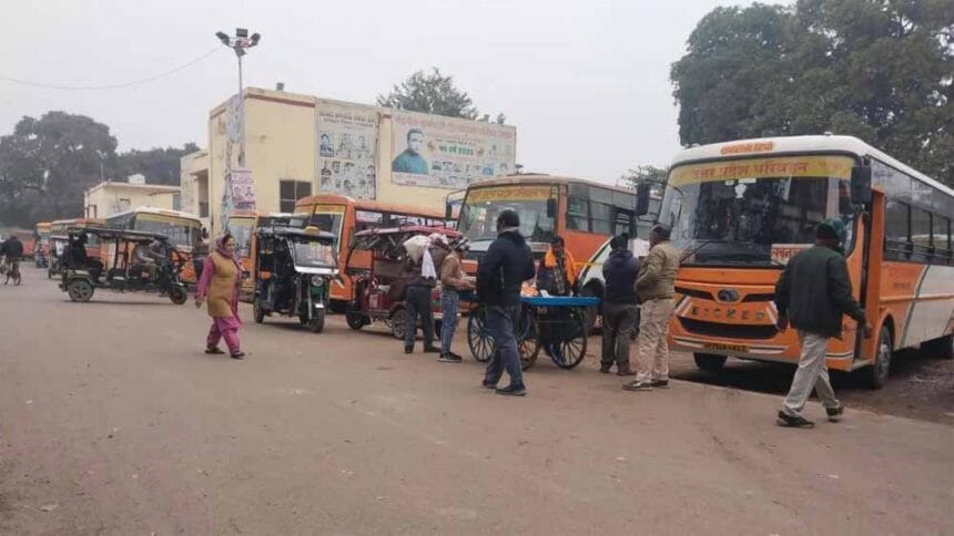 यात्रियों को बड़ी राहत: यूपी रोडवेज में मोबाइल ऐप से सीट बुकिंग शुरू, बस की लाइव