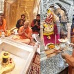 मुख्यमंत्री ने काशी विश्वनाथ मंदिर व काल भैरव मंदिर में किया दर्शन पूजन