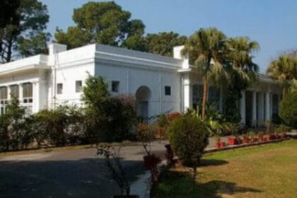 मध्य प्रदेश में सरकारी बंगला खाली नहीं कर रहे अधिकारी और नेता, नोटिस से दी बेदखल