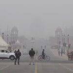 दिल्ली में कड़ाके की ठंड, पारा 2.9°C तक गिरा, IMD ने जारी किया मौसम अलर्ट