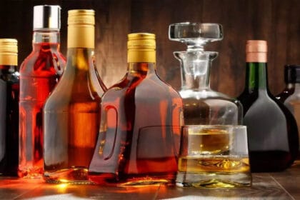 मध्य प्रदेश में ओवररेटिंग और कर चोरी पर शिकंजा, शराब की हर बोतल पर लगेगा स्मार्ट