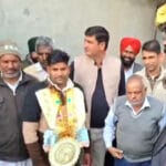 गरीबी से करोड़पति बना ट्रैक्टर चालक, ₹10 करोड़ की लॉटरी से परिवार में जश्न