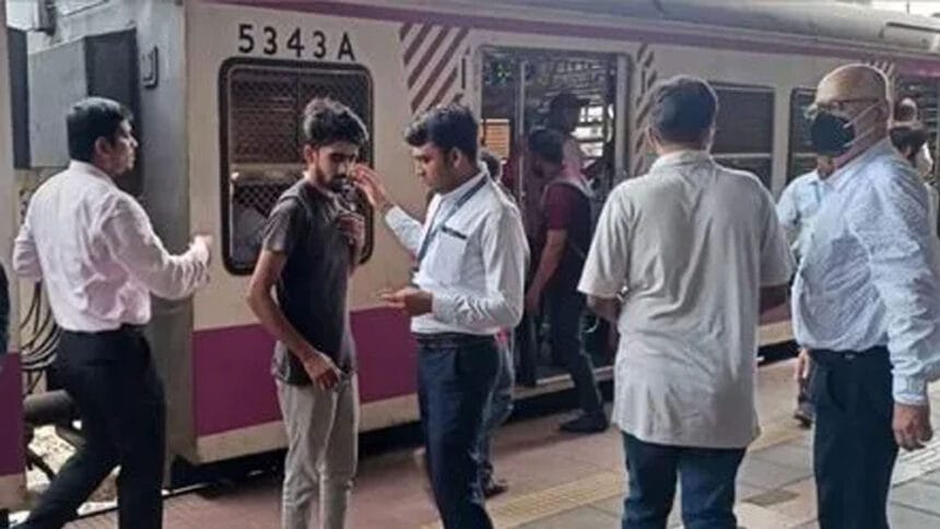 नौ महीने में 30 करोड़ की वसूली, भोपाल रेल मंडल में बेटिकट यात्रियों से बढ़ा राजस