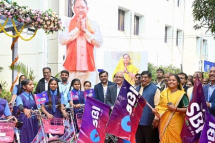 महिला एवं बाल विकास और समाज कल्याण मंत्री लक्ष्मी राजवाड़े