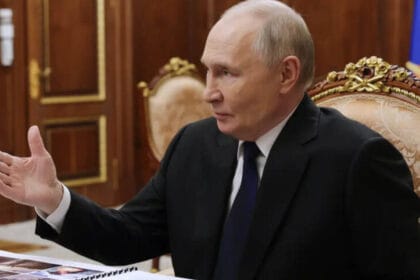 यूक्रेन ने रूस की तेल रिफायनरी पर हमला किया, आग की लपटें, पुतिन के खिलाफ ड्रोन स