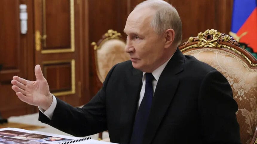 यूक्रेन ने रूस की तेल रिफायनरी पर हमला किया, आग की लपटें, पुतिन के खिलाफ ड्रोन स