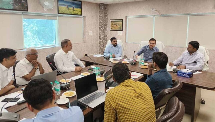 यूपी का मॉडल समझने के लिए आधा दर्जन से अधिक दूसरे राज्यों के आबकारी आयुक्तों ने