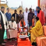 उप मुख्यमंत्री शुक्ल ने प्रयागराज के त्रिवेणी संगम में स्नान कर किया पूजन