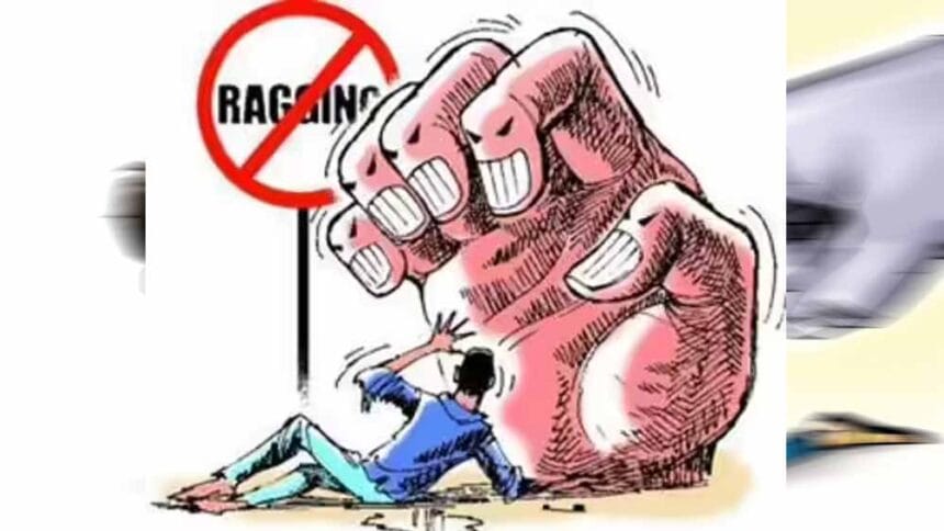 रैगिंग का मामला: जूनियर्स को घंटों खड़ा कराया और शराब-सिगरेट पीने को कहा