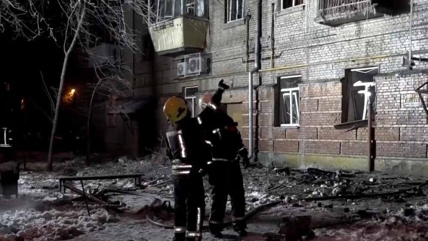 यूक्रेन में बर्फीली ठंड, माइनस 10 डिग्री तापमान में 12 लाख लोग परेशान, रूसी हमले