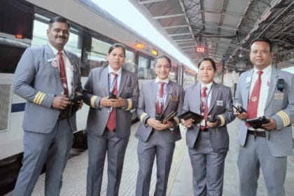 वंदे भारत एक्सप्रेस में महिला टीटीई को दी गई टिकट जांच की जिम्मेदारी, बिलासपुर र