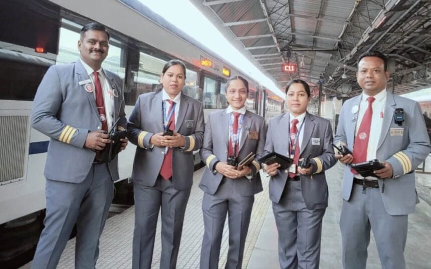 वंदे भारत एक्सप्रेस में महिला टीटीई को दी गई टिकट जांच की जिम्मेदारी, बिलासपुर र