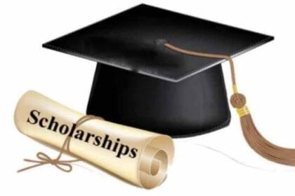 प्रोफेशनल डिग्री की राह आसान: एक्सीलेंस स्कॉलरशिप से पढ़ाई करें