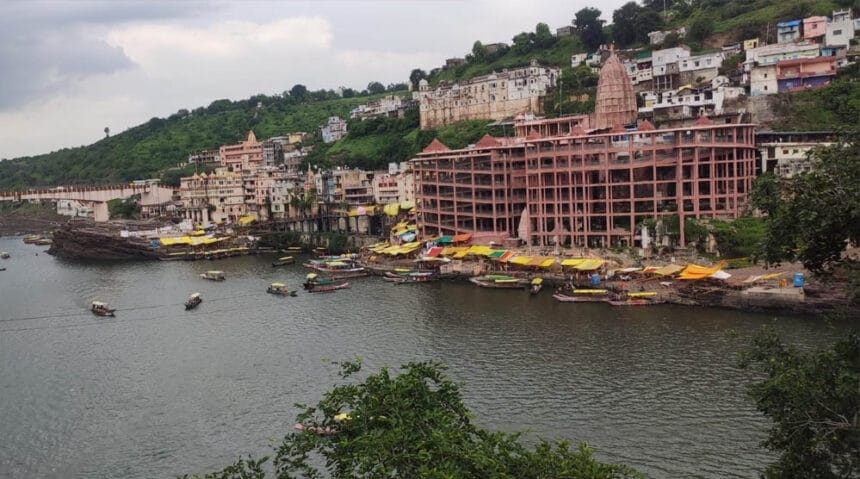 ओंकारेश्वर में नए साल पर भारी भीड़ की संभावना, VIP सुविधाएं अस्थायी रूप से बंद