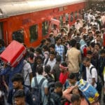 होली पर ट्रेनों में सीटें फुल, दिल्ली, मुंबई और गुजरात से यूपी-बिहार जाने वाली ट