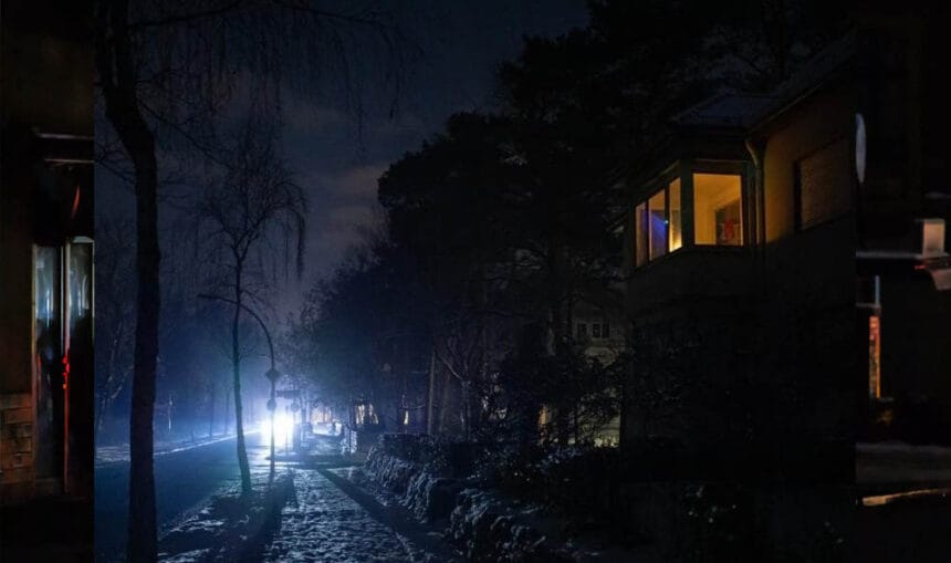 जर्मनी की राजधानी बर्लिन में बिजली संकट: चार दिन से हजारों घरों में अंधेरा