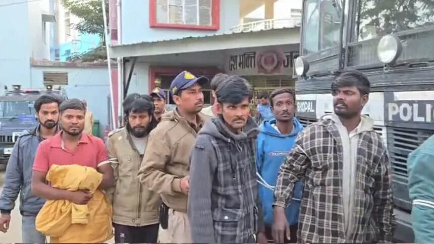 ईरानी गैंग के 14 आरोपियों को फर्जी जमानत पर रिहा किया गया, मृतकों के नाम पर जमान