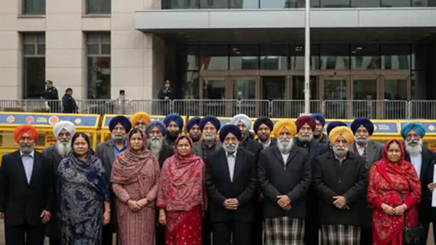 कनाडा सरकार ने पंजाबियों को दिया झटका, बुजुर्गों की PR पर रोक, केयरगिवर प्रोग्रा