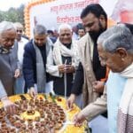 बिहार के मुख्यमंत्री नितीश बोले शकुनी चौधरी से- ‘आपका बेटा सम्राट बहुत आगे जाएगा